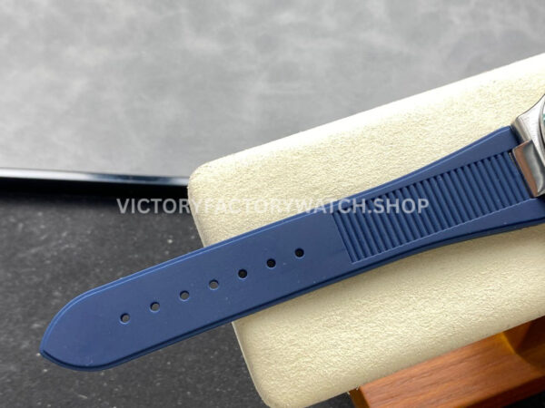 TW Factory Patek Philippe Nautilus 5726/1A-014 40mm Blue Rubber Strap Diamond Bezel Blue Dial