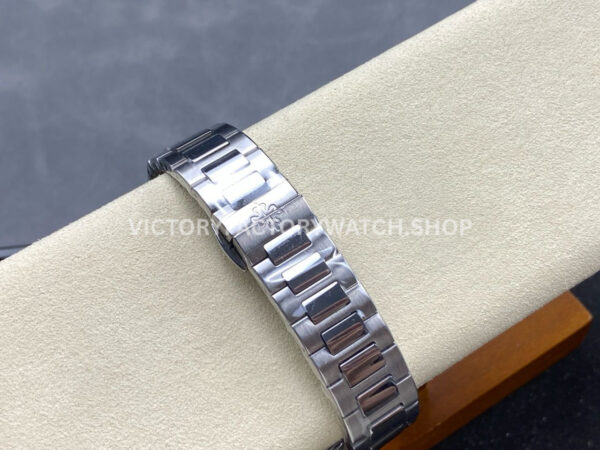 TW Factory Patek Philippe Nautilus 71181200A-010 Diamond Bezel White Dial (5) TW Factory Patek Philippe Nautilus 7118/1200A-010 35.2mm Full Steel Diamond Bezel White Dial