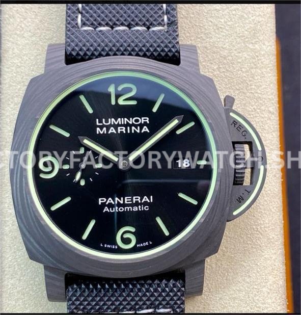 VS PAM01118 Panerai Luminor Marina black carbon black dial