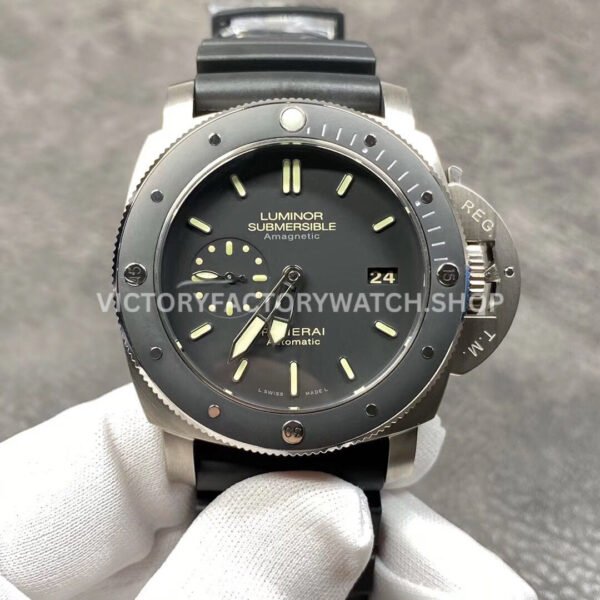 VS PAM00389 Panerai Submersible black dial titanium 47mm