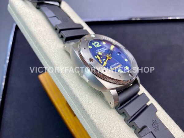 VS Factory Panerai Luminor Submersible GMT Pam00719 47mm Titanium Black Rubber Strap Blue Dial