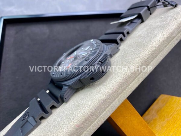 VS Factory Panerai Luminor Submersible Luna Rossa GMT Pam01039 47mm Carbon Fiber Rubber Strap Grey Dial