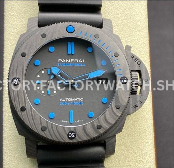 VS PAM00960 Panerai Submersible black dial carbon fiber