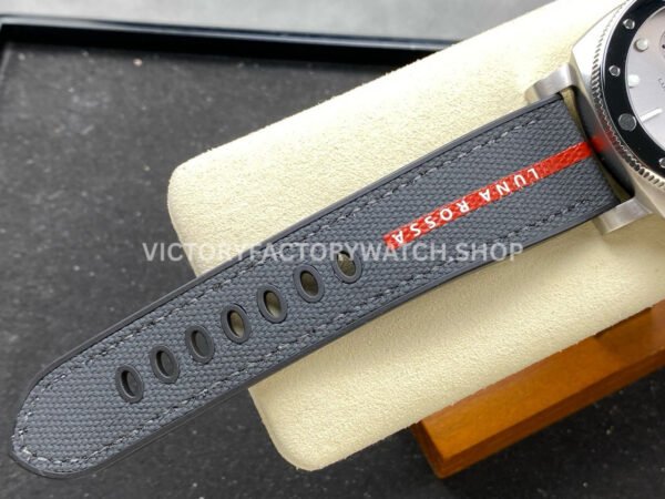 VS Factory Panerai Submersible QuarantaQuattro Luna Rossa 37th America's Cup Pam01681 44mm Steel Canvas and Rubber Strap Silver Dial