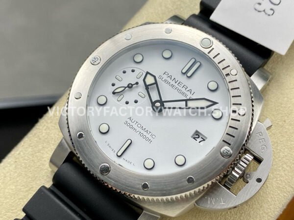 VS Factory Panerai Submersible Bianco Pam02223 42mm Steel Rubber Strap White Dial