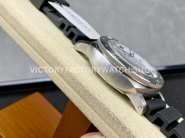 VS Factory Panerai Submersible Bianco Pam02223 42mm Steel Rubber Strap White Dial