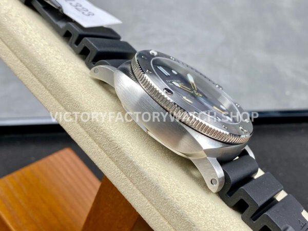 VS Factory Panerai Submersible GMT Pam01323 44mm Steel Fiber Black Rubber Strap Grey Dial