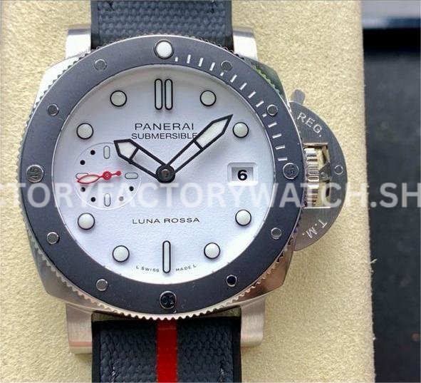 VS PAM01579 Panerai Luna Rossa white dial 42mm