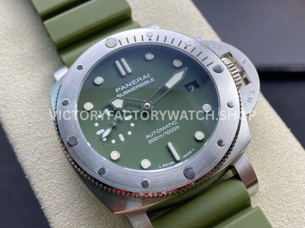 VS Factory Panerai Submersible PAM 01055 42mm Steel Verde Militare Green R (9) VS Factory Panerai Submersible Pam01055 42mm Steel Verde Militare Green Rubber Strap Verde Militare Green Dial