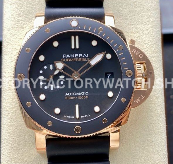VS PAM02164 Panerai Submersible black dial yellow gold 42mm
