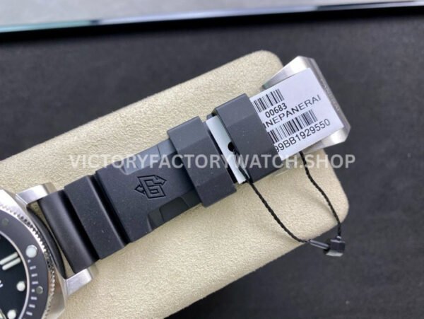 VS Factory Panerai Submersible Pam00683 42mm Steel Black Rubber Strap Black Dial