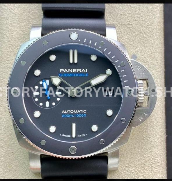 VS PAM00683 Panerai Submersible black dial 42mm