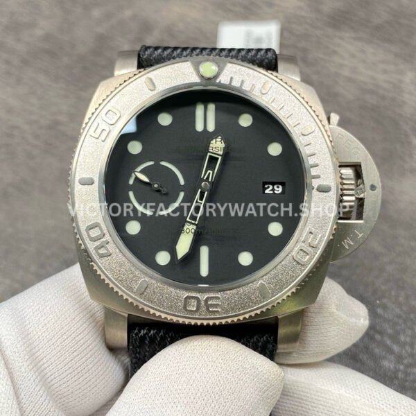 VS PAM00984 Panerai Submersible black dial titanium 47mm