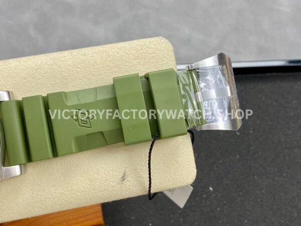 VS Factory Panerai Submersible Quarantaquattro Bianco Pam1226 44mm Steel Green Rubber Strap White Dial