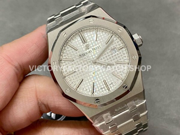 ZF Factory Audemars Piguet Royal Oak 15400ST.OO.1220ST.02 41mm Full Steel Silver Dial (5) ZF Factory Audemars Piguet Royal Oak 15400ST.OO.1220ST.02 41mm Full Steel Silver Dial