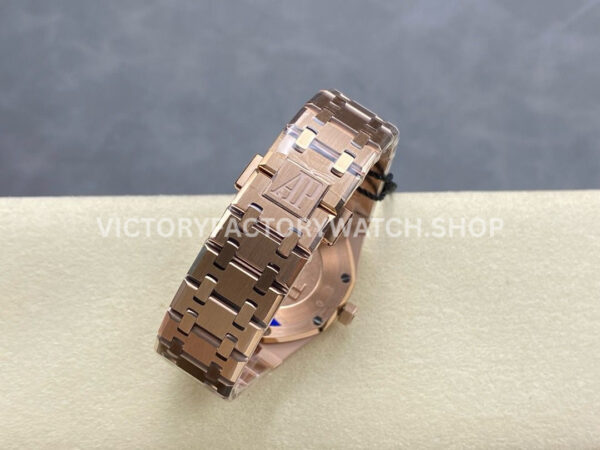 ZF Factory Audemars Piguet Royal Oak Lady 67651OR.ZZ.1261OR.02 33mm Diamond Be (1) ZF Factory Audemars Piguet Royal Oak Lady 67651OR.ZZ.1261OR.02 33mm Diamond Bezel Full Rose Gold Blue Dial