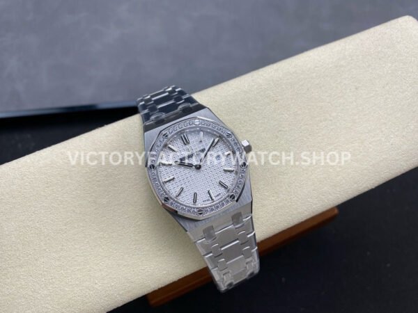 ZF Factory Audemars Piguet Royal Oak Lady 67651ST.ZZ.1261ST.01 33mm Diamond Bezel Full Steel Silver Dial