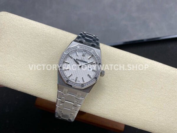 ZF Factory Audemars Piguet Royal Oak Lady 67651ST.ZZ.1261ST.01 33mm Diamond Bezel Full Steel Silver Dial