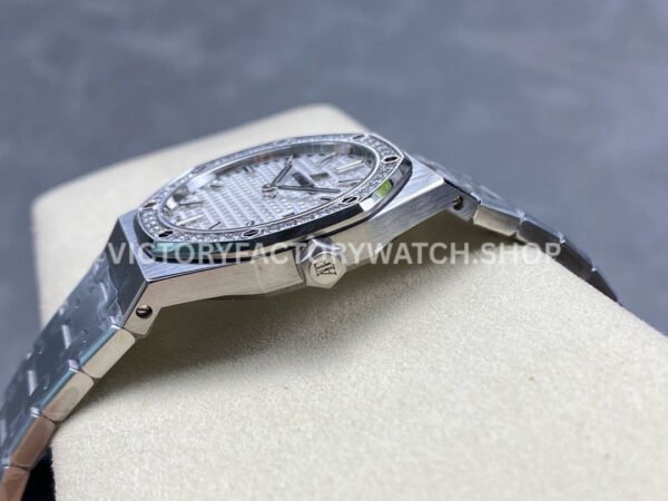 ZF Factory Audemars Piguet Royal Oak Lady 67651ST.ZZ.1261ST.01 33mm Diamond Bezel Full Steel Silver Dial