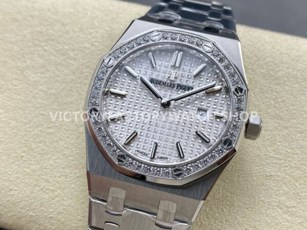 ZF Factory Audemars Piguet Royal Oak Lady 67651ST.ZZ.1261ST.01 33mm Diamond Bezel Full Steel Silver Dial