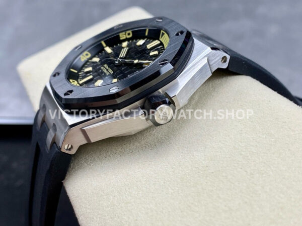 ZF Factory Audemars Piguet Royal Oak Offshore Diver 15720CN.OO.A002CA.01 42m ( ZF Factory Audemars Piguet Royal Oak Offshore Diver 15720CN.OO.A002CA.01 42mm White Gold Rubber Strap Black Dial