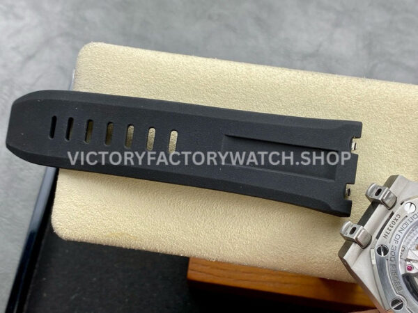 ZF Factory Audemars Piguet Royal Oak Offshore Diver 15720CN.OO.A002CA.01 42m (1) ZF Factory Audemars Piguet Royal Oak Offshore Diver 15720CN.OO.A002CA.01 42mm White Gold Rubber Strap Black Dial