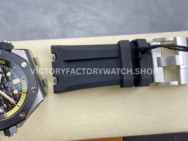 ZF Factory Audemars Piguet Royal Oak Offshore Diver 15720CN.OO.A002CA.01 42m ( (6) ZF Factory Audemars Piguet Royal Oak Offshore Diver 15720CN.OO.A002CA.01 42mm White Gold Rubber Strap Black Dial