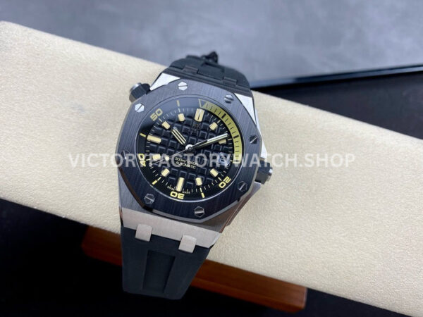 ZF Factory Audemars Piguet Royal Oak Offshore Diver 15720CN.OO.A002CA.01 42m ( (9) ZF Factory Audemars Piguet Royal Oak Offshore Diver 15720CN.OO.A002CA.01 42mm White Gold Rubber Strap Black Dial