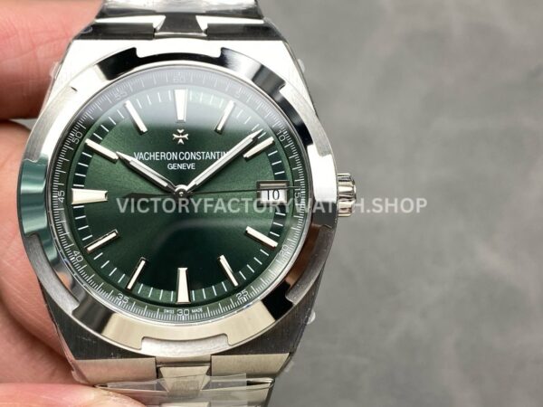 8F Factory Vacheron Constantin Overseas 4500V 41mm full steel green dial replica watch