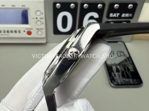 8F Factory Vacheron Constantin Overseas 4500V/000R-B127 41mm Black Rubber Strap Silver Dial
