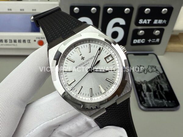 8F Factory Vacheron Constantin Overseas 4500V/000R-B127 41mm Black Rubber Strap Silver Dial