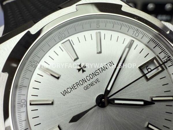 8F Factory Vacheron Constantin Overseas 4500V/000R-B127 41mm Black Rubber Strap Silver Dial
