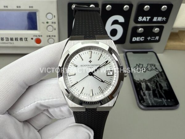 8F Factory Vacheron Constantin Overseas 4500V 41mm black rubber strap silver dial replica watch