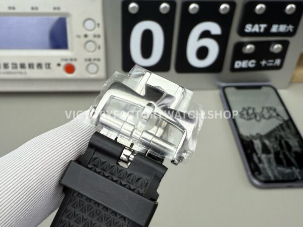 8F Factory Vacheron Constantin Overseas 4500V/000R-B127 41mm Black Rubber Strap Silver Dial