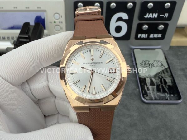 8F Factory Vacheron Constantin Overseas 4500V rose gold brown rubber strap silver dial replica watch