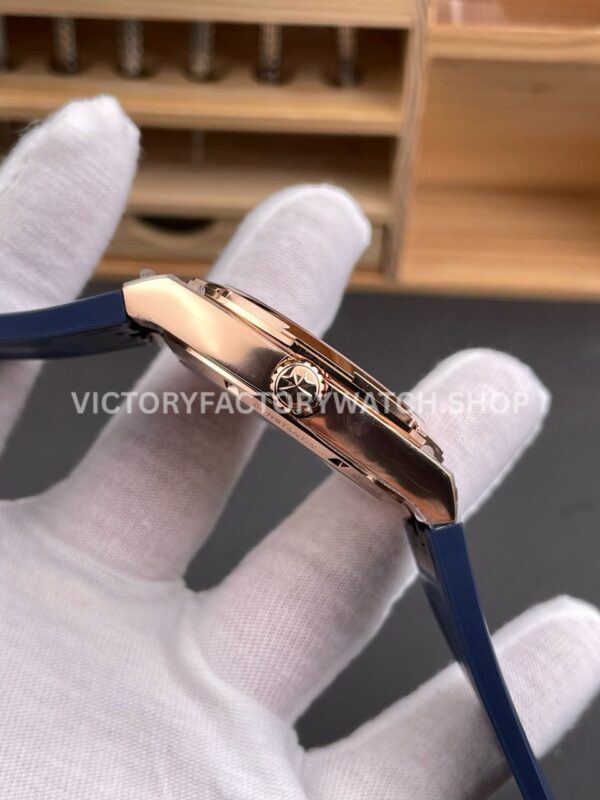 8F Factory Vacheron Constantin Overseas 4520V/210R-B705 41mm Rode Gold Rubber Strap Blue Dial