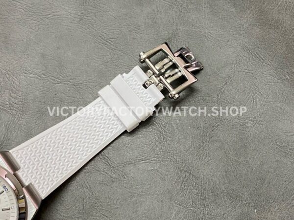8F Factory Vacheron Constantin Overseas Perpetual Calendar 4300V 41.5mm Steel White Rubber Strap Silver Dial