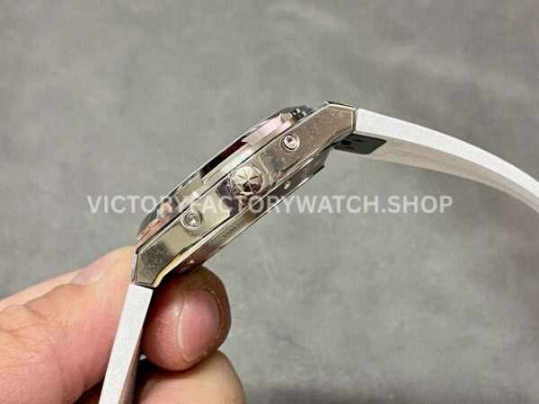 8F Factory Vacheron Constantin Overseas Perpetual Calendar 4300V 41.5mm Steel White Rubber Strap Silver Dial