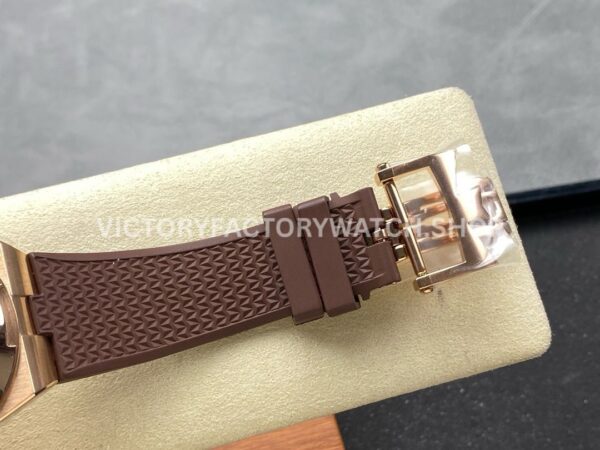 GR Factory Vacheron Constantin Moonphase Retrograde Da GR Factory Vacheron Constantin Moonphase Retrograde Date Overseas 41mm Rose Gold Brown Rubber Strap Silver Dial