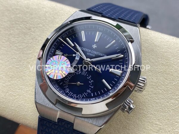 GR Factory Vacheron Constantin Overseas Dual Time 7900V-110A-B334 41mm Steel (7) GR Factory Vacheron Constantin Overseas Dual Time 7900V/110A-B334 41mm Steel Rubber Strap Blue Dial