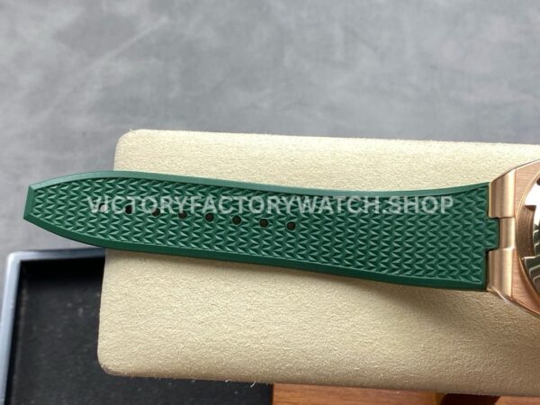 GR Factory Vacheron Constantin Overseas Dual Time 7920V/210R-B965 41mm Rose Gold Rubber Strap Green Dial