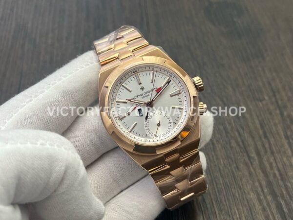 MKF Factory Vacheron Constantin Overseas Dual Time 7900V000R-B336 Rose Gold Silver Dial (5) MKF Factory Vacheron Constantin Overseas Dual Time 7900V/000R-B336 41mm Full Rose Gold Silver Dial