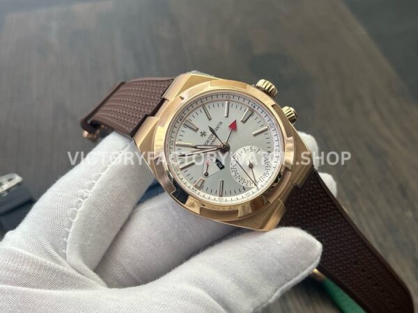 MKF Factory Vacheron Constantin Overseas Dual Time 7900V000R-B336 Rubber Strap Rose Gold Silver Dial (3) MKF Factory Vacheron Constantin Overseas Dual Time 7900/V000R-B336 41mm Rubber Strap Rose Gold Silver Dial