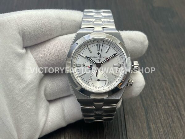 MKF Factory Vacheron Constantin Overseas Dual Time 7900V110A-B333 Silver Dial (4) MKF Factory Vacheron Constantin Overseas Dual Time 7900V 110A B333 41mm silver dial replica watch
