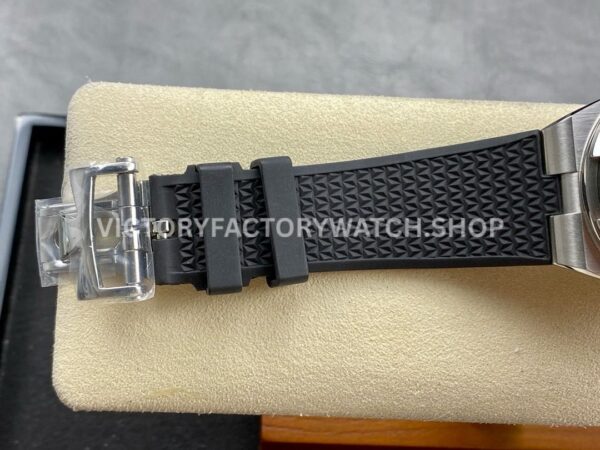 PZ Factory Vacheron Constantin Overseas Dual Time 7900V-110A-B333 41mm Steel Rubber Strap Sil (4) PZ Factory Vacheron Constantin Overseas Dual Time 7900V/110A-B333 41mm Steel Rubber Strap Silver Dial