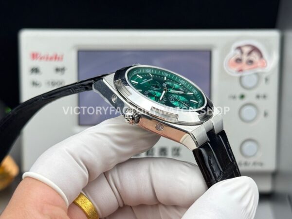 TW Factory Vacheron Constantin Overseas Perpetual Calendar 4300V 41.5mm Leather Strap Green Dial