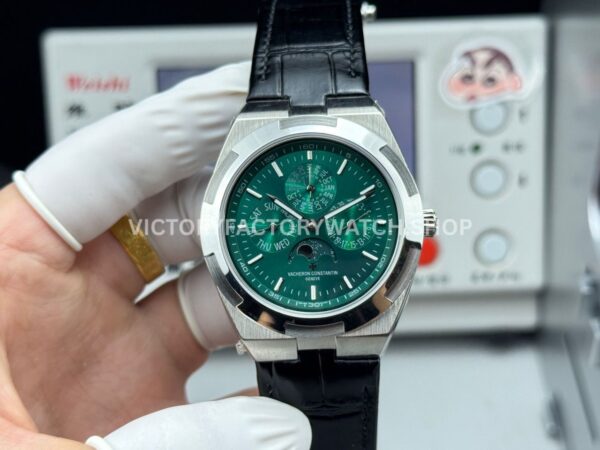 TW Factory Vacheron Constantin Overseas Perpetual Calendar 4300V 41.5mm leather strap green dial replica watch