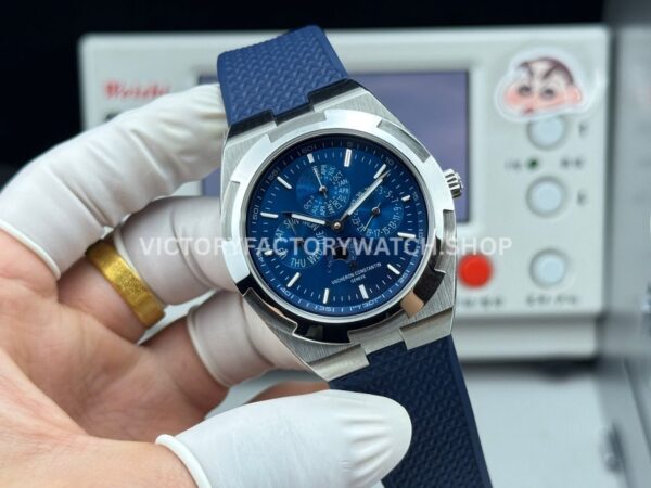 TW Factory Vacheron Constantin Overseas Perpetual Calendar 4300V/220G-B945 41.5mm White Gold Rubber Strap Blue Dial