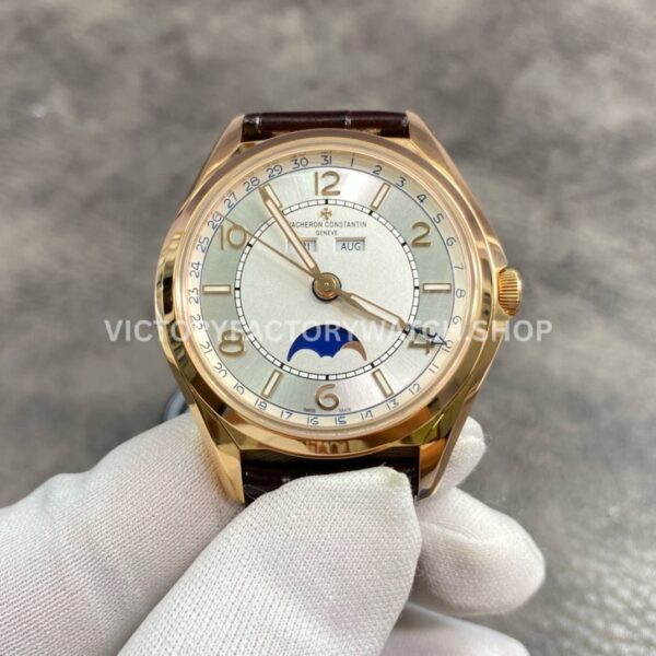 ZF Factory Vacheron Constantin Fiftysix 4000E000R-B438 40mm Rose Gold Leather Strap (1) ZF Factory Vacheron Constantin Fiftysix 4000E 000R B438 40mm rose gold leather strap Arabic numerals silver dial replica watch