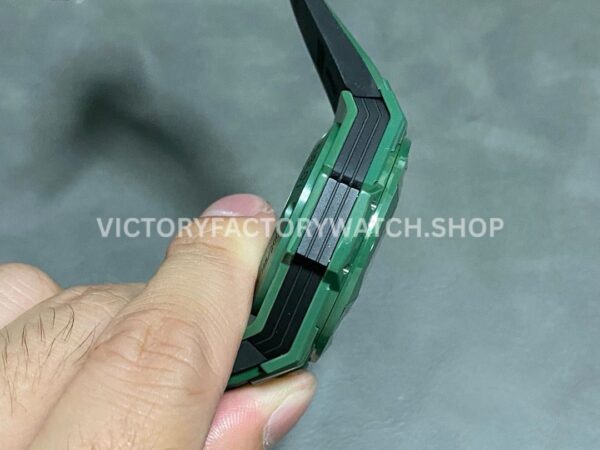 BBF Factory Hublot Big Bang Sang Bleu II 45mm 418.GX.5207.RX.MXM22 Green (12) BBF Factory Hublot Big Bang Sang Bleu II 418.GX.5207.RX.MXM22 45mm Green Ceramics Green Rubber Strap Green Skeletonized Dial